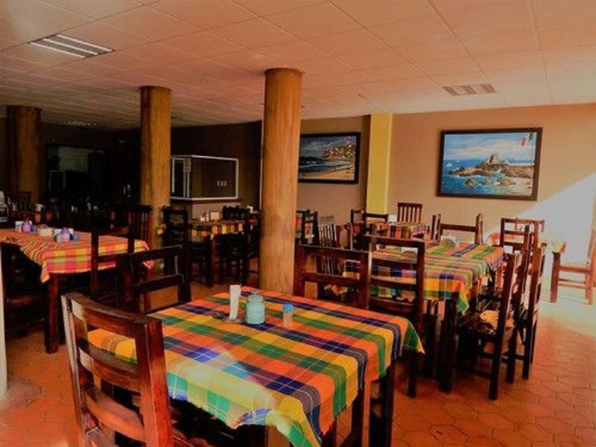 Hotel Las Jacarandas ماساتلان المظهر الخارجي الصورة